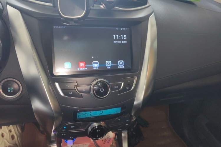 Used BYD Yuan 2016 1.5L Manual Luxury Version Audio And AC Panel