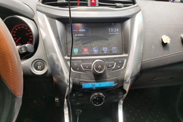 Used BYD Yuan 2016 1.5L Manual Luxury Version Audio And AC Panel