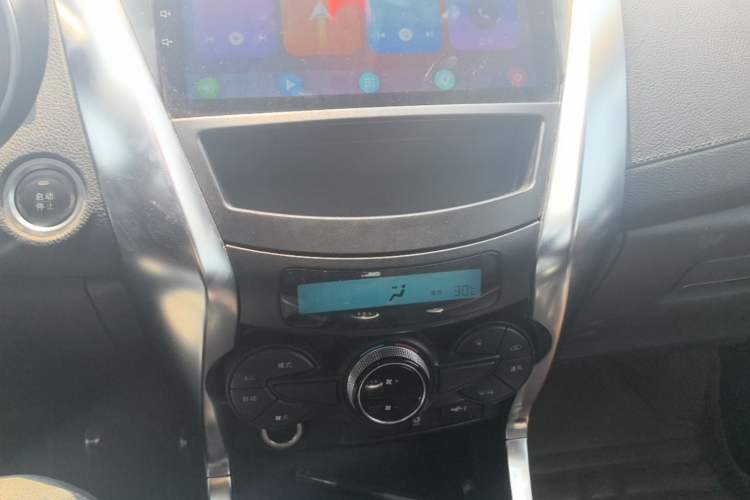 Used BYD Yuan 2016 1.5L Manual Luxury Model Audio And AC Panel