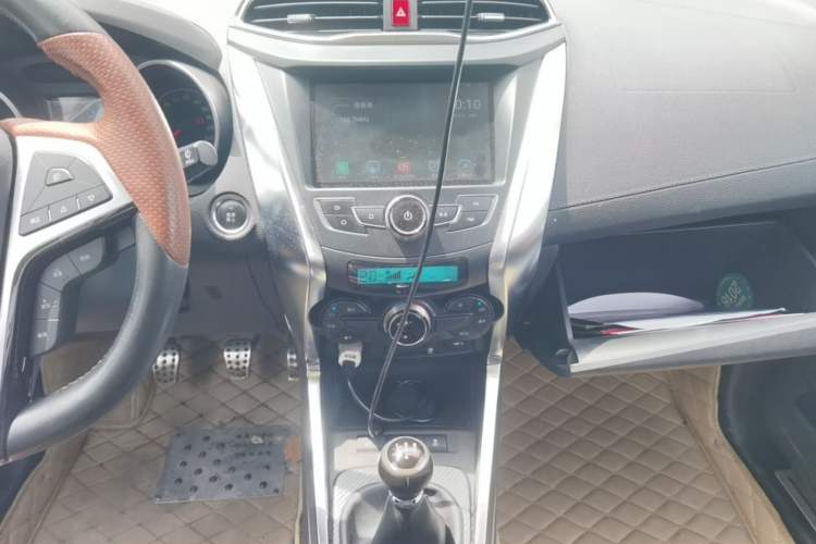 Used BYD Yuan 2016 1.5L Manual Luxury Version Audio And AC Panel