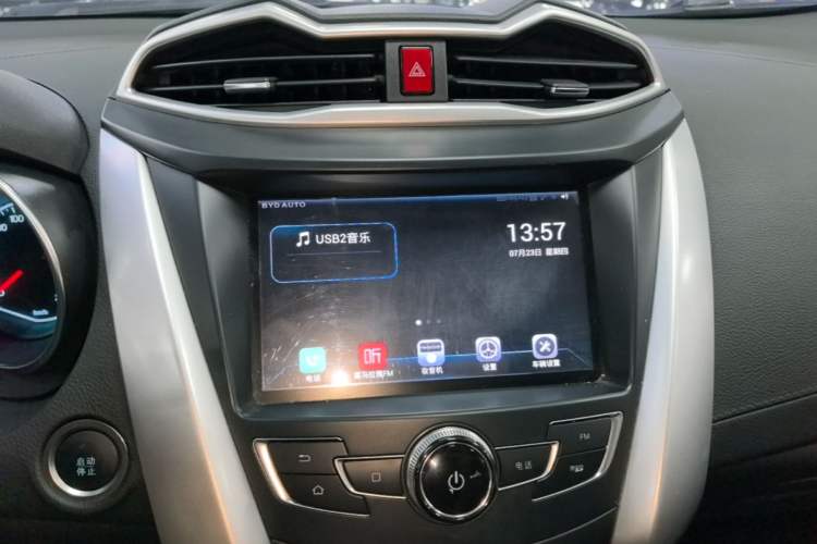 Used BYD Yuan 2016 1.5L Automatic Luxury Version Audio And AC Panel
