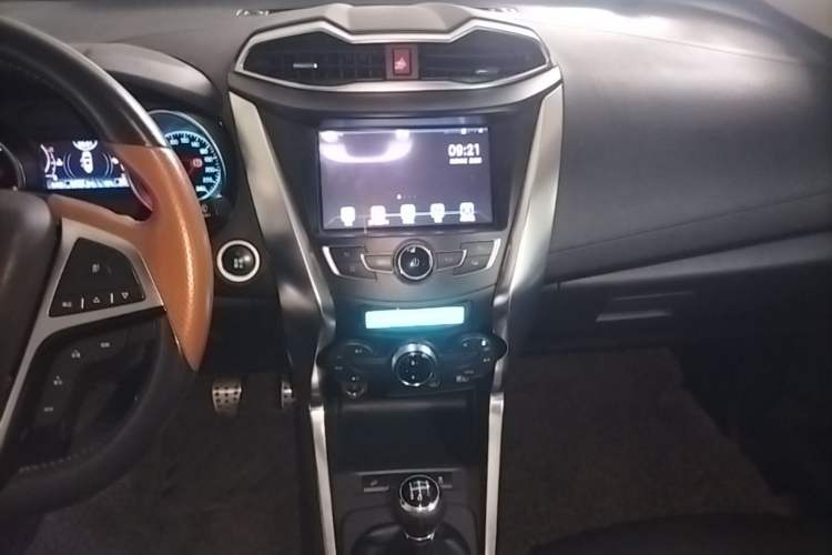 Used BYD Yuan 2016 1.5L Manual Luxury Version Audio And AC Panel