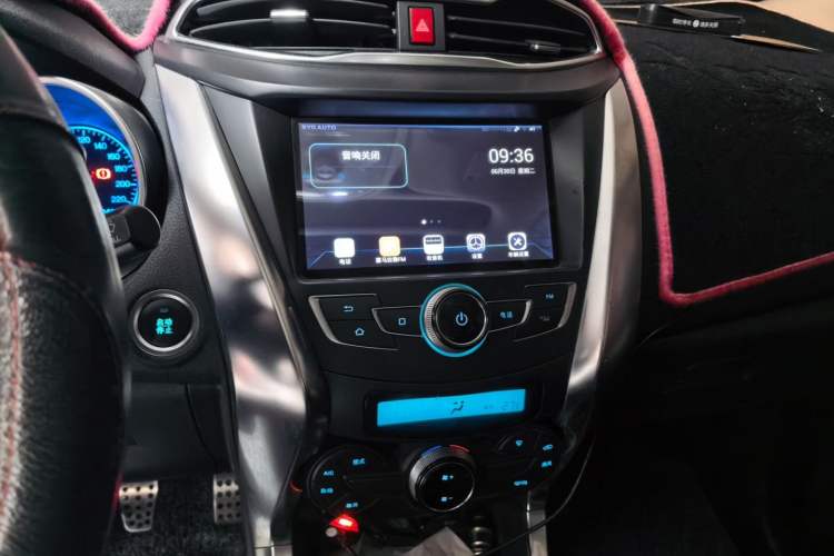 Used BYD Yuan 2016 1.5L Manual Luxury Version Audio And AC Panel