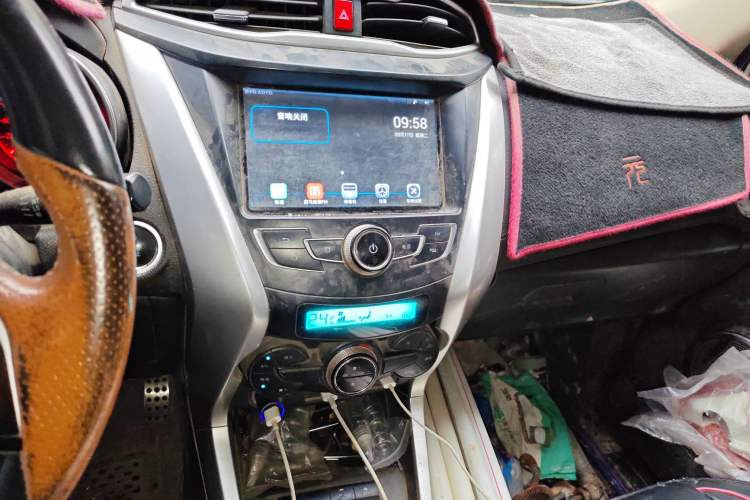 Used BYD Yuan 2016 1.5L Manual Luxury Version Audio And AC Panel