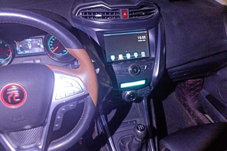 Used BYD Yuan 2016 1.5L Manual Luxury Model Audio And AC Panel