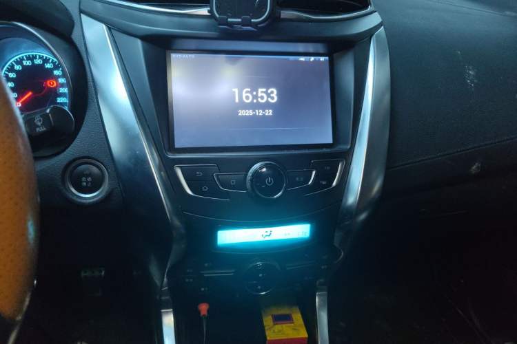 Used BYD Yuan 2016 1.5L Manual Luxury Model Audio And AC Panel
