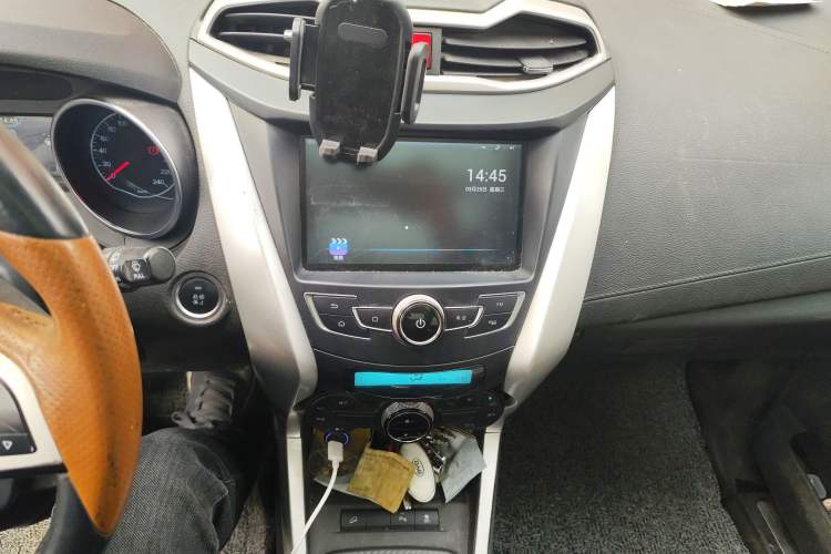 Used BYD Yuan 2016 1.5L Manual Luxury Version Audio And AC Panel