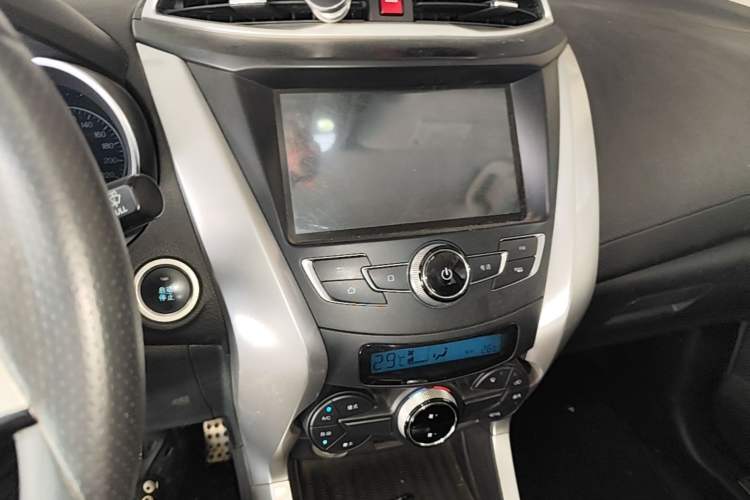 Used BYD Yuan 2016 1.5L Automatic Luxury Version Audio And AC Panel