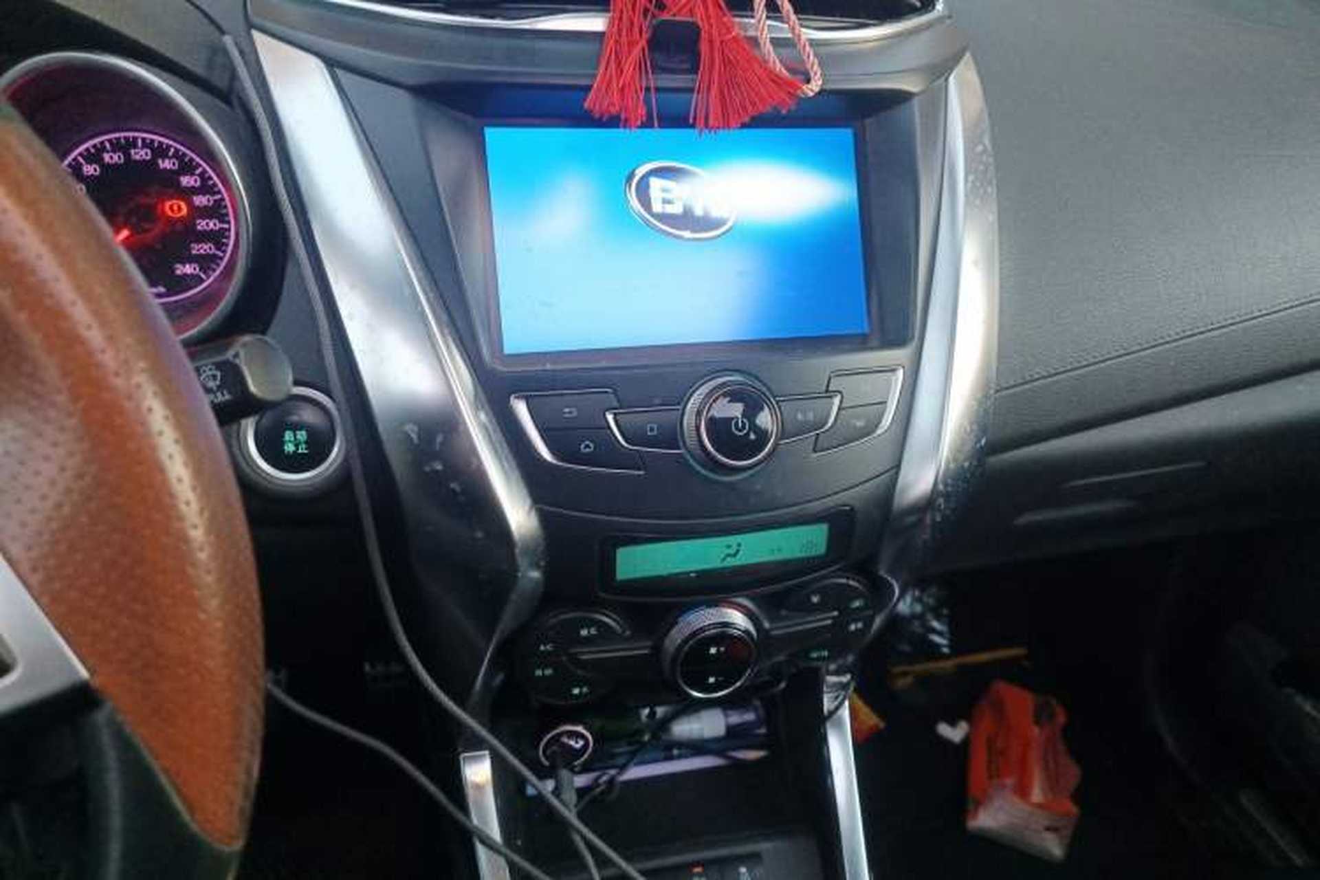 Used BYD Yuan 2016 1.5L Manual Luxury Version Audio And AC Panel
