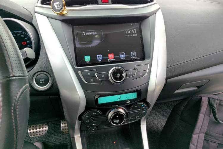 Used BYD Yuan 2016 1.5L Automatic Luxury Version Audio And AC Panel