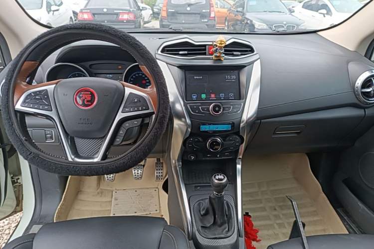 Used BYD Yuan 2016 1.5L Manual Luxury Model Center Console