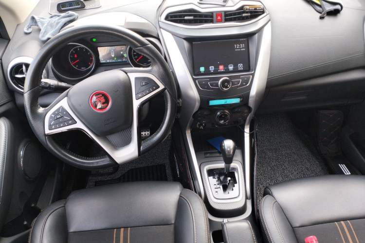 Used BYD Yuan 2016 1.5L Automatic Luxury Version Center Console