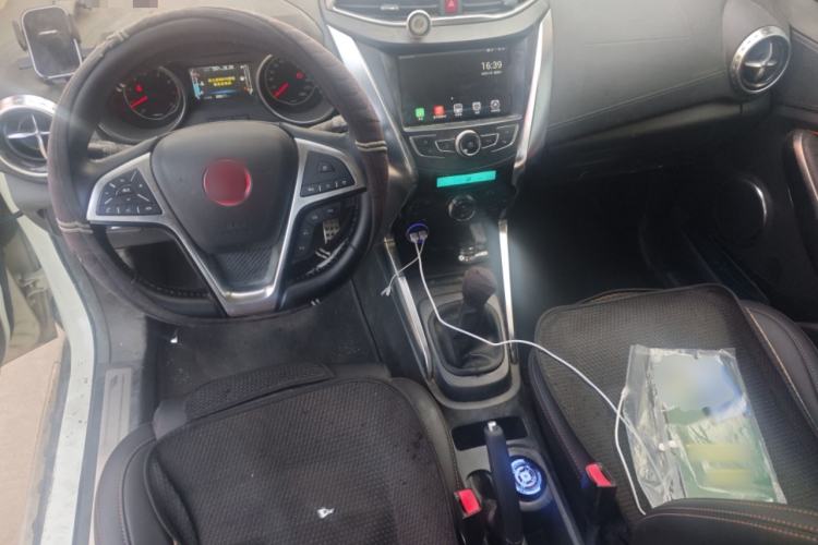 Used BYD Yuan 2016 1.5L Manual Luxury Version Center Console