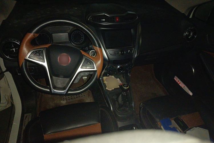 Used BYD Yuan 2016 1.5L Manual Luxury Version Center Console