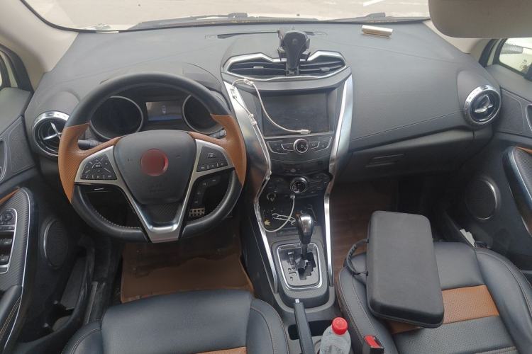 Used BYD Yuan 2016 1.5TID Automatic Luxury Version Center Console