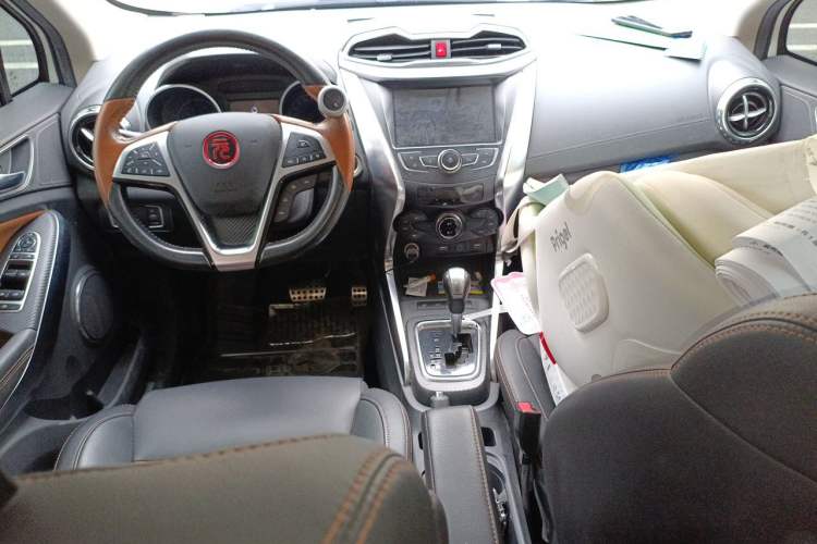 Used BYD Yuan 2016 1.5TID Automatic Luxury Version Center Console