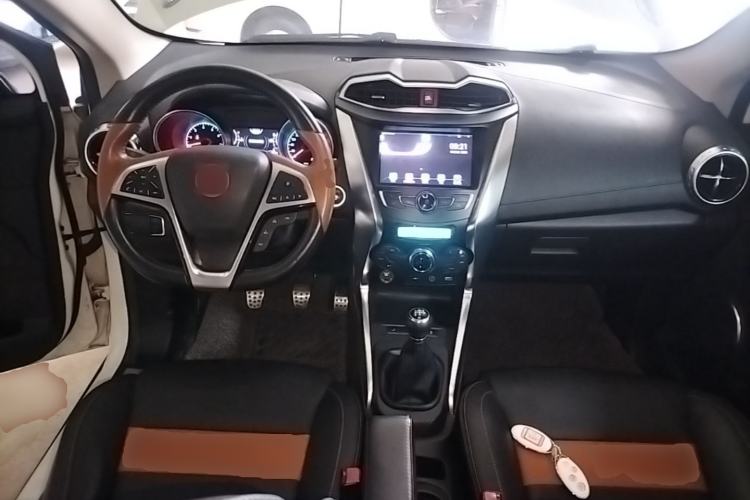 Used BYD Yuan 2016 1.5L Manual Luxury Version Center Console