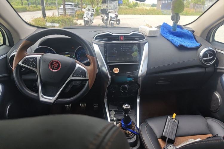 Used BYD Yuan 2016 1.5L Manual Luxury Version Center Console