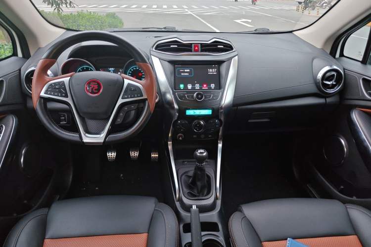 Used BYD Yuan 2016 1.5L Manual Luxury Version Center Console
