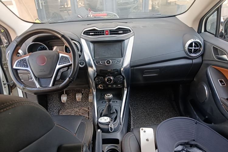 Used BYD Yuan 2016 1.5L Manual Luxury Version Center Console