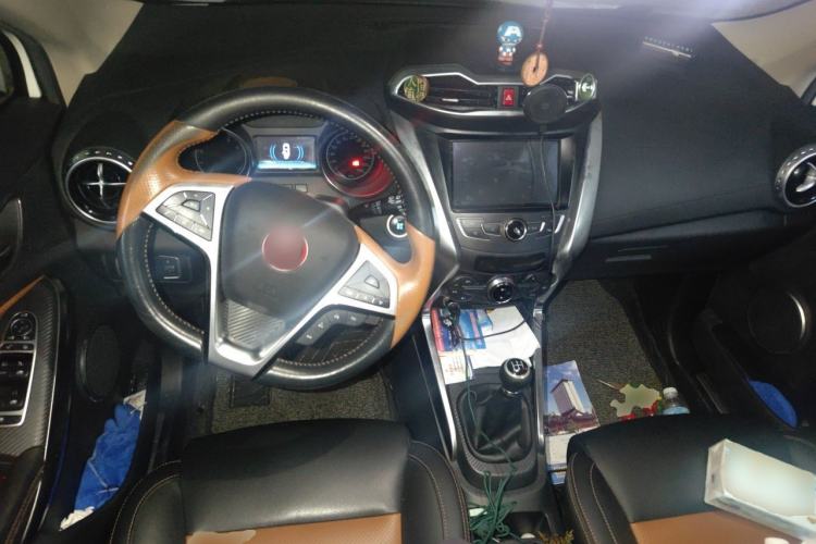 Used BYD Yuan 2016 1.5L Manual Luxury Version Center Console