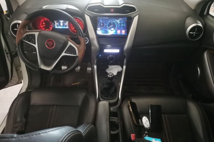 Used BYD Yuan 2016 1.5L Manual Comfort Model Center Console