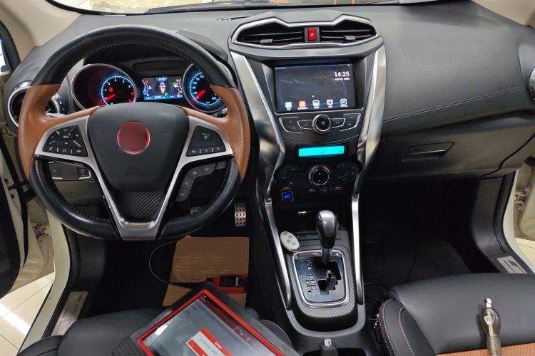 Used BYD Yuan 2016 1.5TID Automatic Luxury Version Center Console
