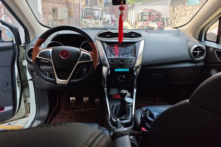 Used BYD Yuan 2016 1.5L Manual Luxury Version Center Console