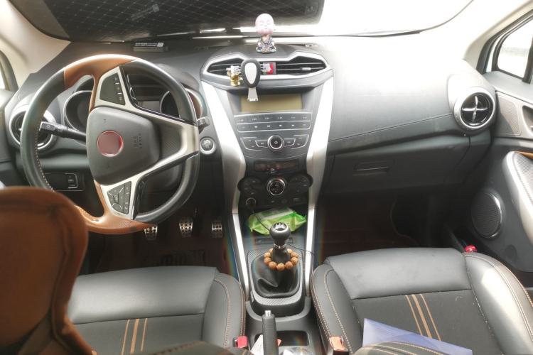 Used BYD Yuan 2016 1.5L Manual Comfort Model Center Console