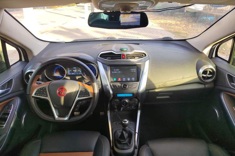 Used BYD Yuan 2016 1.5L Manual Luxury Version Center Console
