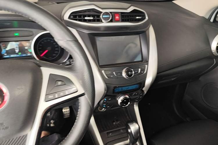 Used BYD Yuan 2016 1.5L Automatic Luxury Version Center Console