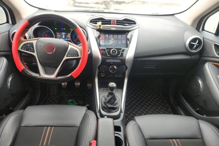 Used BYD Yuan 2016 1.5L Manual Comfort Model Center Console