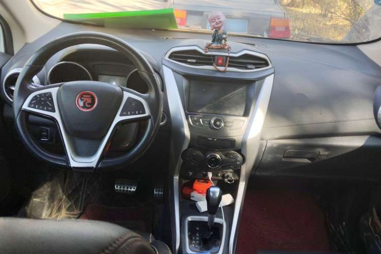 Used BYD Yuan 2016 1.5L Automatic Luxury Version Center Console