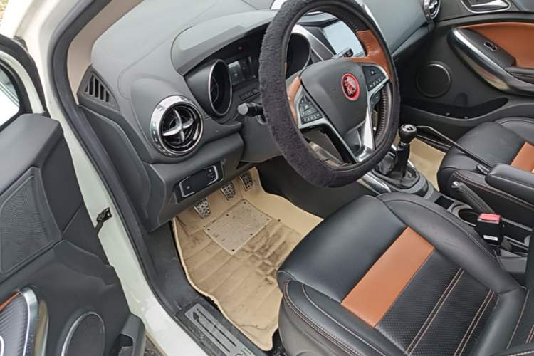Used BYD Yuan 2016 1.5L Manual Luxury Model Driver Seat