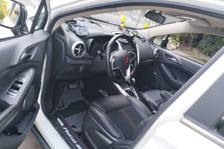 Used BYD Yuan 2016 1.5L Automatic Luxury Version Driver Seat
