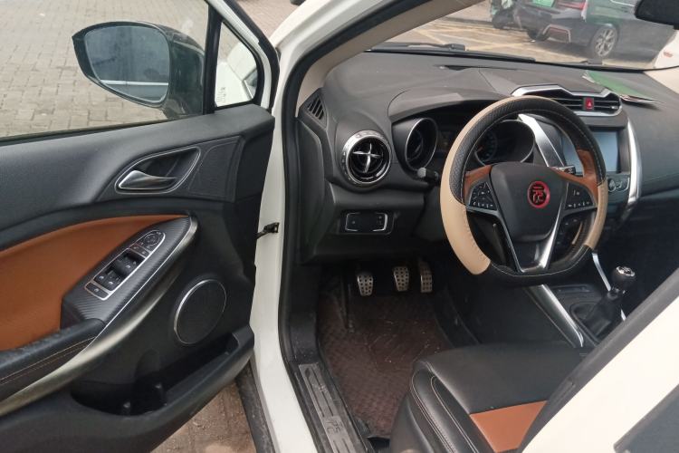 Used BYD Yuan 2016 1.5L Manual Luxury Model Driver Seat