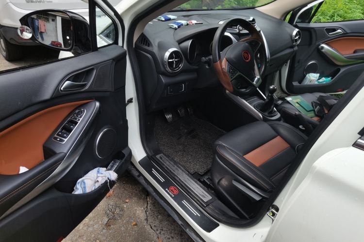 Used BYD Yuan 2016 1.5L Manual Luxury Model Driver Seat