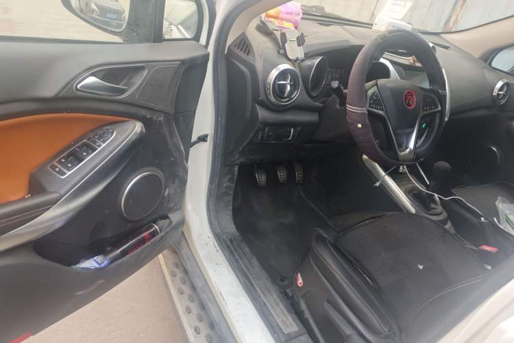 Used BYD Yuan 2016 1.5L Manual Luxury Version Driver Seat
