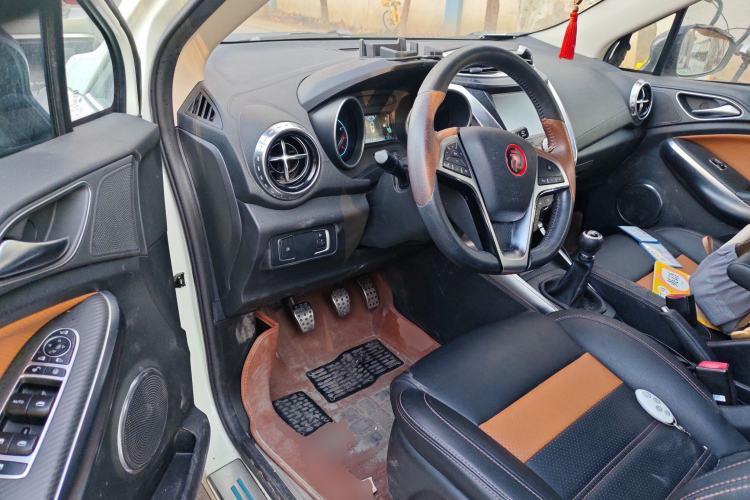 Used BYD Yuan 2016 1.5L Manual Luxury Model Driver Seat