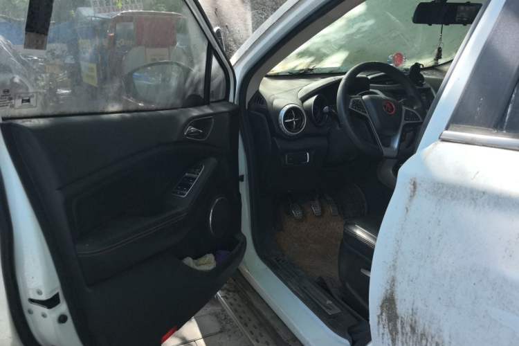 Used BYD Yuan 2016 1.5L Manual Luxury Model Driver Seat