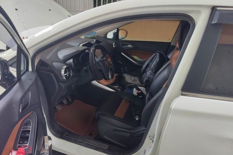 Used BYD Yuan 2016 1.5L Manual Luxury Version Driver Seat