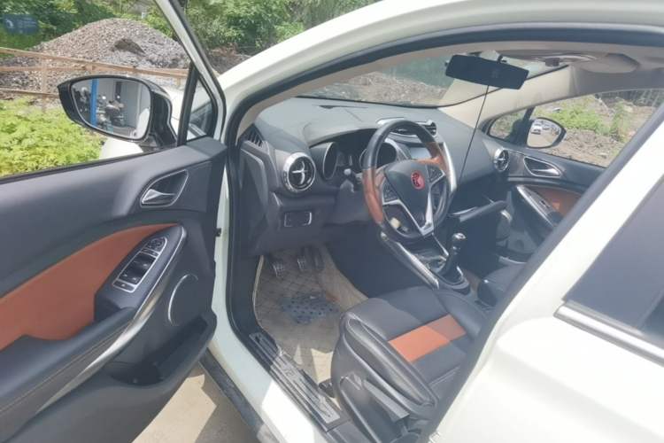Used BYD Yuan 2016 1.5L Manual Luxury Version Driver Seat