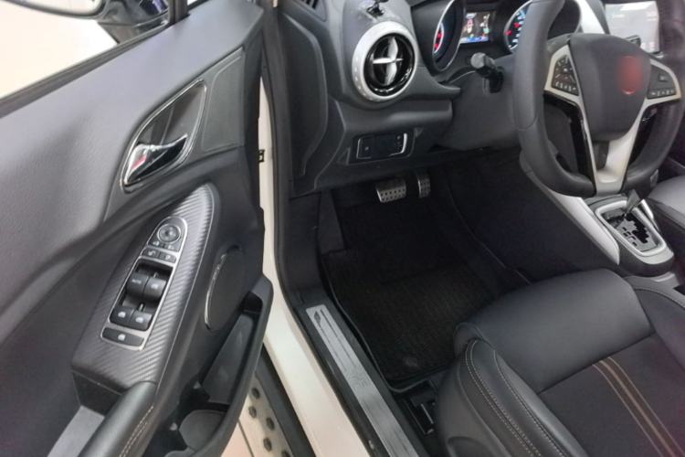 Used BYD Yuan 2016 1.5L Automatic Luxury Version Driver Seat