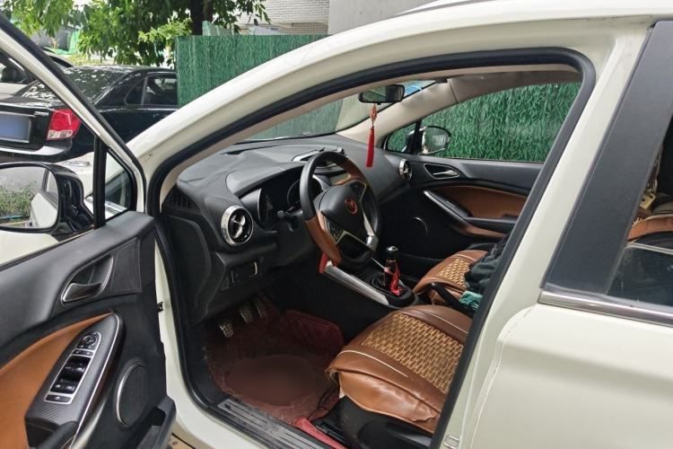 Used BYD Yuan 2016 1.5L Manual Luxury Version Driver Seat
