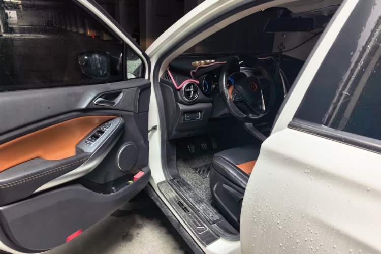 Used BYD Yuan 2016 1.5L Manual Luxury Version Driver Seat