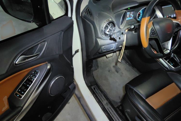 Used BYD Yuan 2016 1.5TID Automatic Luxury Version Driver Seat