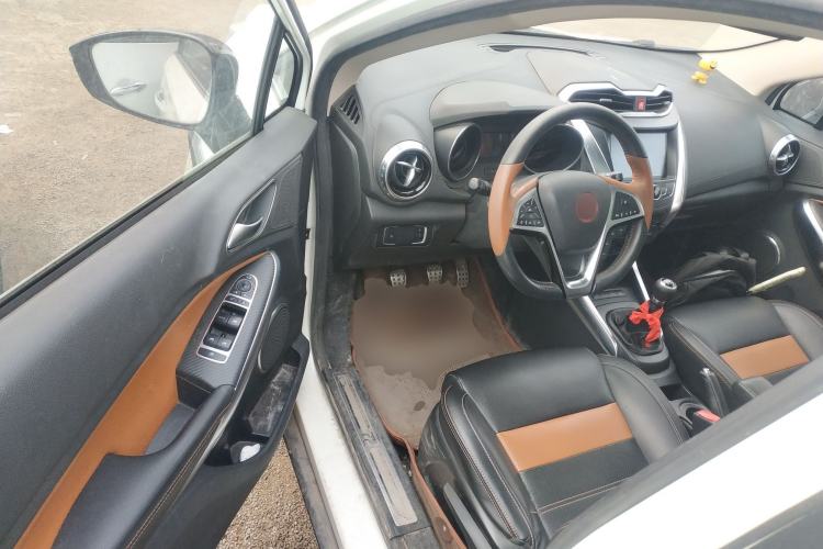 Used BYD Yuan 2016 1.5L Manual Luxury Version Driver Seat