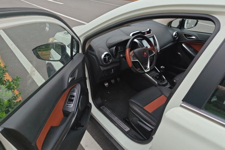Used BYD Yuan 2016 1.5L Manual Luxury Version Driver Seat