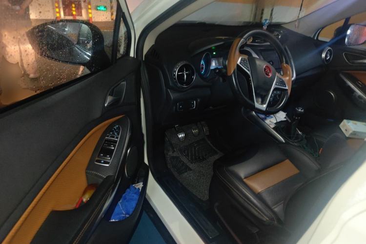 Used BYD Yuan 2016 1.5L Manual Luxury Version Driver Seat