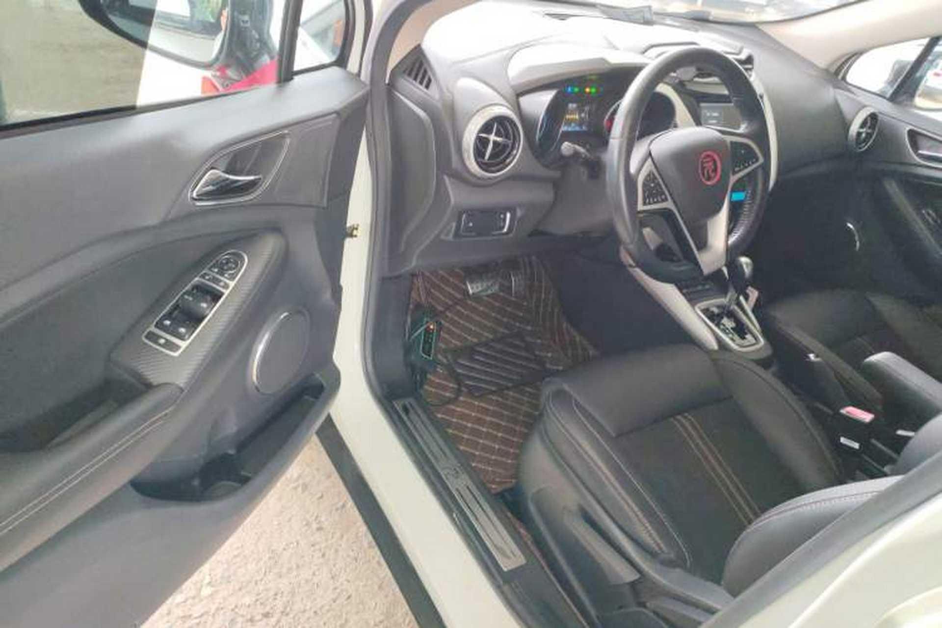Used BYD Yuan 2016 1.5L Automatic Luxury Version Driver Seat